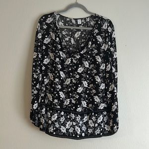 Long sleeve sheer like blouse